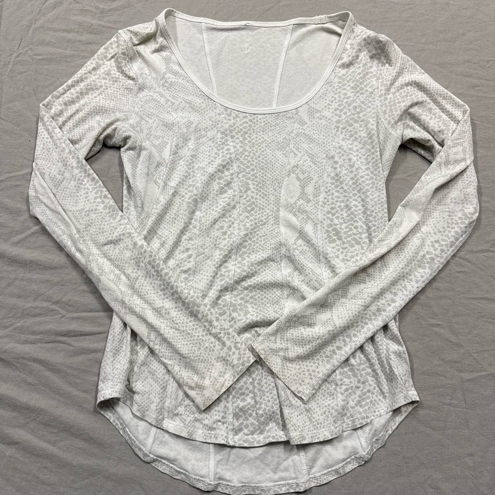 lululemon athletica Subtle Patterned Gray Long Sleeve Top